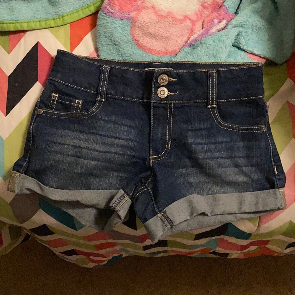 Girls Jean shorts. No tags but Never worn.